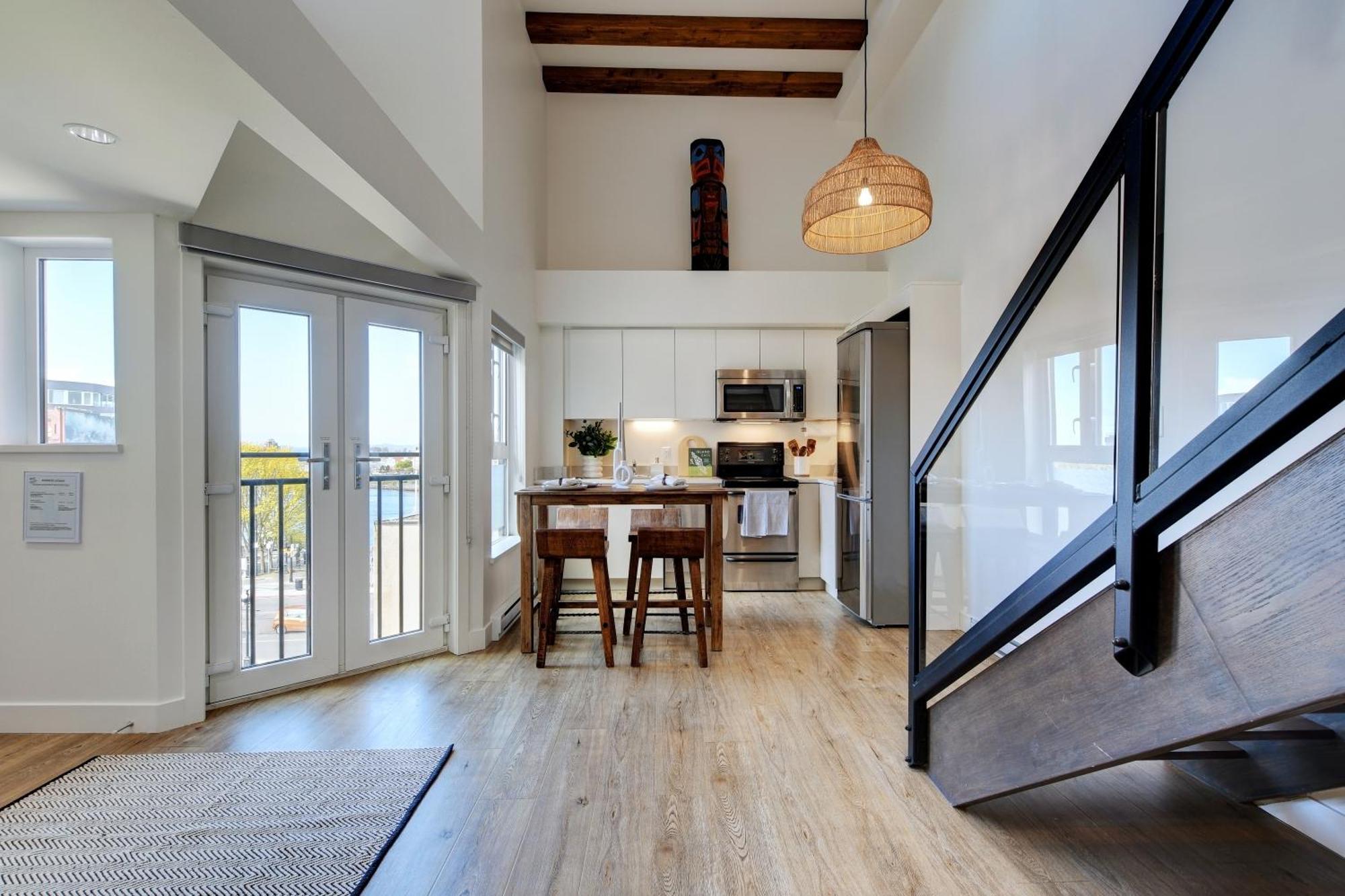 West Coast Loft With Rooftop Patio + Harbour View Victoria