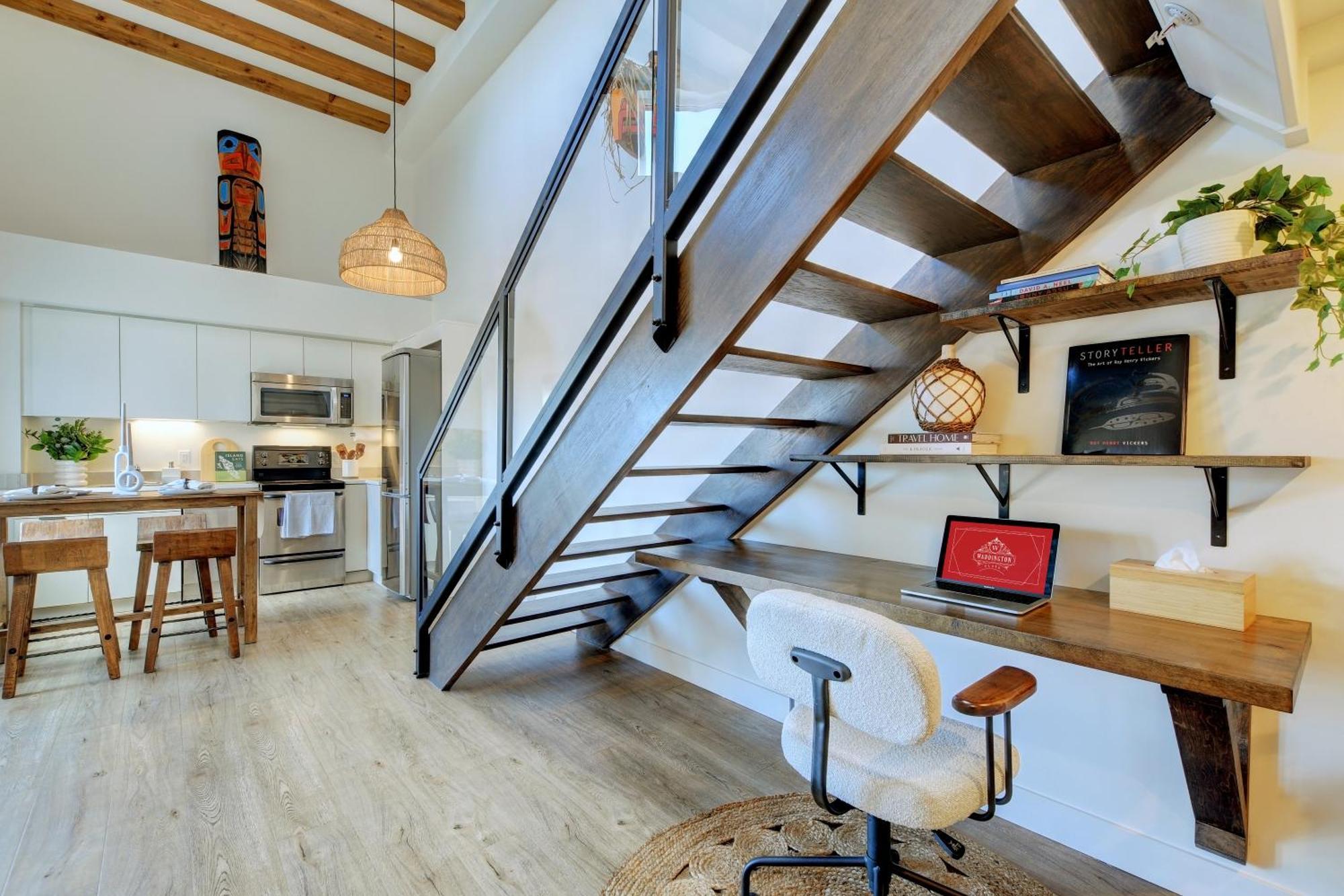 Apartment West Coast Loft With Rooftop Patio + Harbour View Victoria