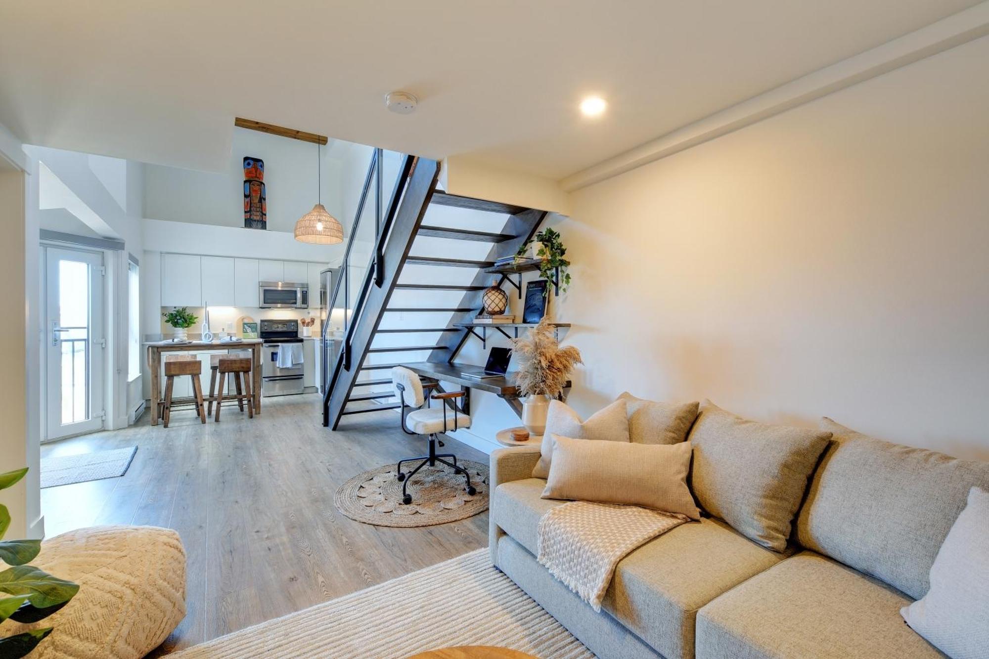 Apartment West Coast Loft With Rooftop Patio + Harbour View