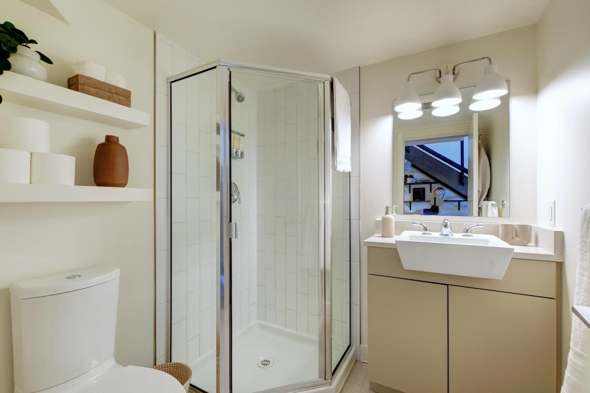 Apartment West Coast Loft With Rooftop Patio + Harbour View Victoria
