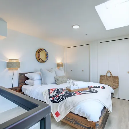 West Coast Loft With Rooftop Patio + Harbour View Victoria Exterior photo